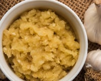 Pasta de alho dura por meses na geladeira com esse truque simples do TudoGostoso