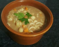 Sopa de feijão com macarrão