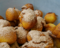 Aprendi com um chef como fazer um bolinho de chuva beeeeem sequinho: essa vai ser a melhor dica que você vai ver essa semana
