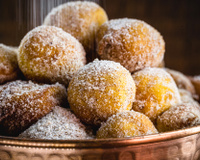 Bolinho de chuva com doce de leite