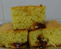 Bolo de fubá com goiabada