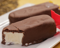 5 receitas de picolé caseiro para se refrescar com as crianças em casa