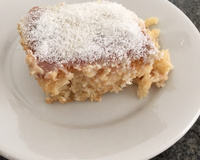 Bolo de abacaxi gelado