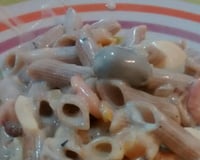 Macarrão ao molho branco com camarão