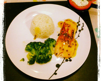 Salmão ao molho de maracujá