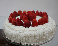 Bolo de morango com chantilly