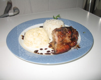 Costelinha suína assada com molho agridoce