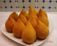 Coxinha com massa de farinha e batata