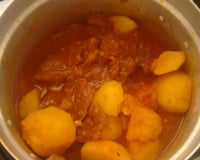 Bife de panela com batatas à la Mama