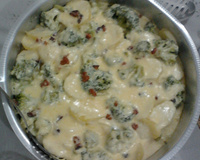 Batata gratinada com brócolis e bacon