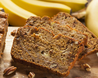 Bolo na airfryer sem farinha e sem açúcar: vem aprender essa receita fácil e saudável para o lanche!