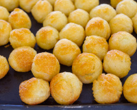 Melhor que batata frita, crocante e irresistível: bolinho frito de batata com queijo é o petisco dos sonhos para quem ama esses dois ingredientes