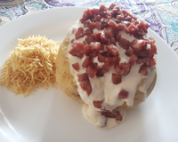 Batata assada e recheada