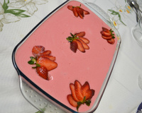 Gelatina com creme rosado