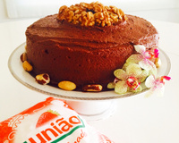 Bolo de chocolate com frutas secas