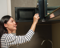 Micro-ondas da Philco grande e potente com mais de R$ 300 de desconto na Black Friday