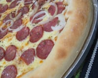 Pizza com borda recheada