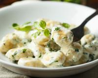 Ainda dá tempo de fazer um jantar especial de Dia das Mães: nhoque 3 queijos é a receita fácil e deliciosa para surpreender!