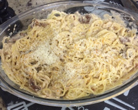 Massa ao Molho de Philadelphia com Tiras de Alcatra