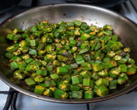 Quiabo é um dos vegetais mais gostosos se você souber como fazer do jeito certo: TudoGostoso ensina o passo a passo para um quiabo sem baba