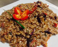 Risoto de filé mignon com vinho tinto