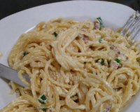 Macarrão à carbonara italiano