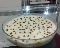 Pavê de bolacha com creme branco