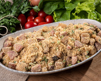 Essa farofa tradicional com bacon é o acompanhamento perfeito pra comer no feriado