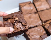 Graças ao TudoGostoso eu finalmente entendi como deixar uma casquinha crocante no meu brownie