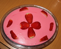 Gelatina com creme rosado