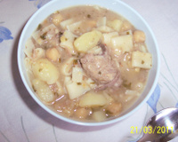 Sopa de grão-de-bico e costelinha