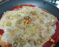 Pizza de liquidificador na frigideira