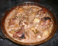 Coxa de frango no creme de cebola