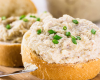 O segredo para um lanche saudável é essa pastinha de frango fit: recheio gostoso e com poucas calorias