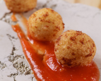 Bolinho de tapioca com queijo coalho