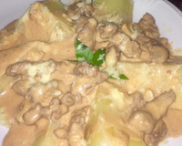 Batata recheada com estrogonofe e requeijão