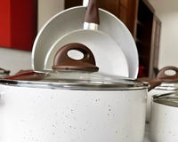 As panelas de cerâmica mais bonitas do mercado estão com quase R$ 300 de desconto e você precisa levá-las para casa