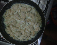 Filé de frango com batatas ao molho de requeijão e catupiry