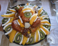 Chester com farofa de frutas