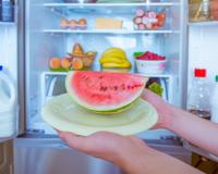 Por que não pode comer melancia à noite? Descubra no TudoGostoso!