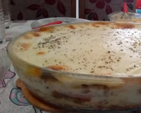 Lasanha com molho branco e bolonhesa