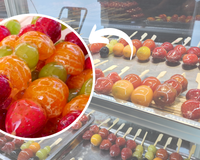 Você já ouviu falar em tanghulu? Esse espetinho de frutas chinês irresistível viralizou no Tiktok e todo mundo precisa provar!