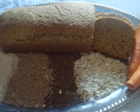Pão integral caseiro com cenoura e mel