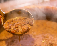 Receita de feijão com ingredientes polêmicos que eu não acreditei que daria certo, mas paguei a língua!