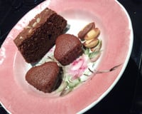 Bolo de chocolate integral com cobertura