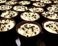 Essa é a forma mais gostosa de fazer mousse de maracujá e nem precisa lavar louça depois de comer!