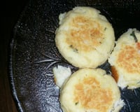 Bolinho de batata recheado com carne moída