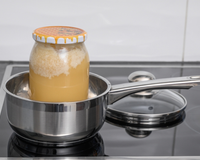 Não coloque o mel cristalizado em banho-maria: é melhor jogar no lixo!