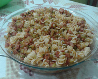 Fusilli com abobrinha e calabresa