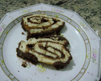 Rocambole de coco e brigadeiro branco